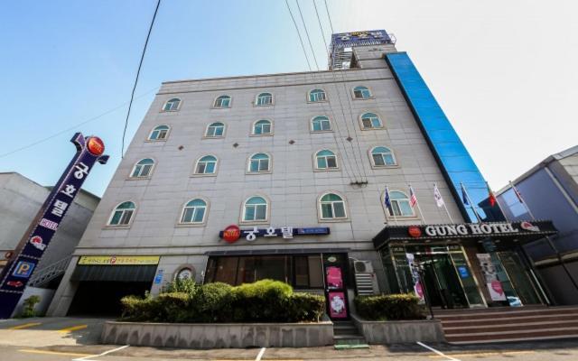 Gung Hotel Jeonju Bagian luar foto