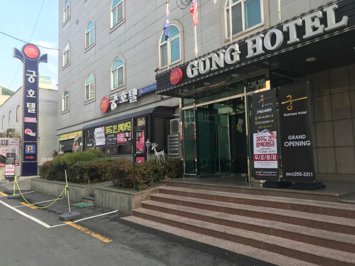 Gung Hotel Jeonju Bagian luar foto
