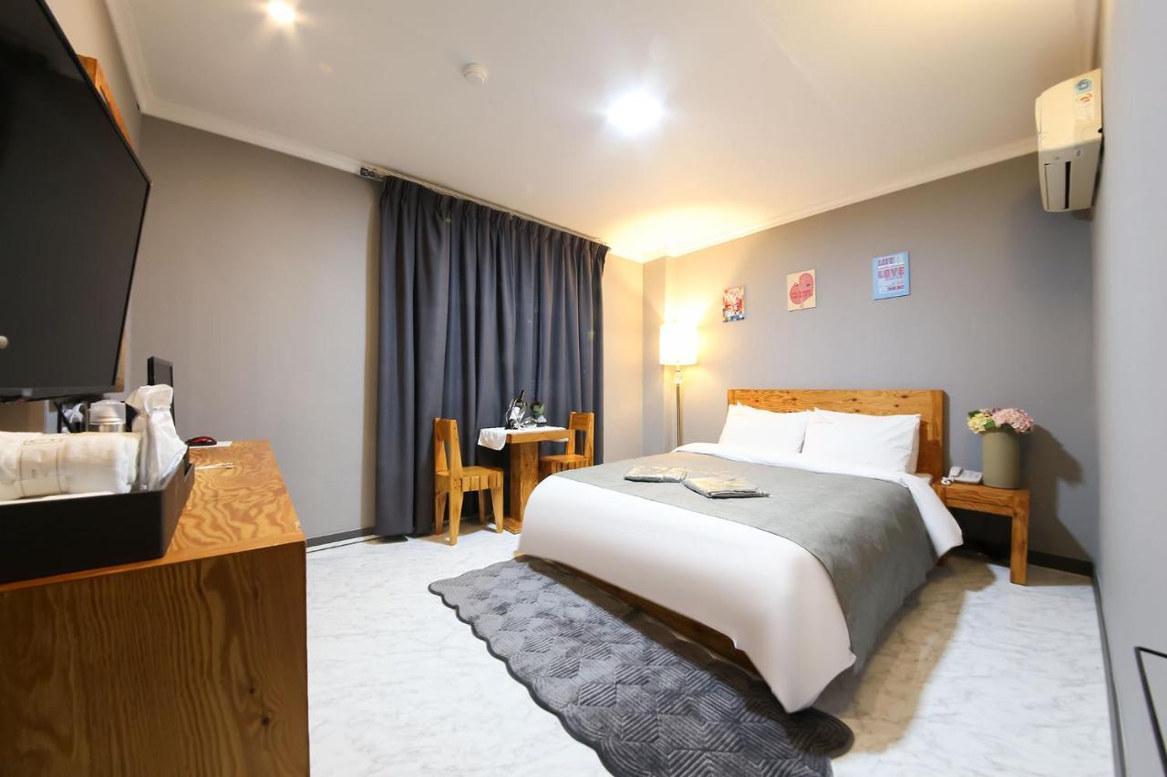 Gung Hotel Jeonju Ruang foto
