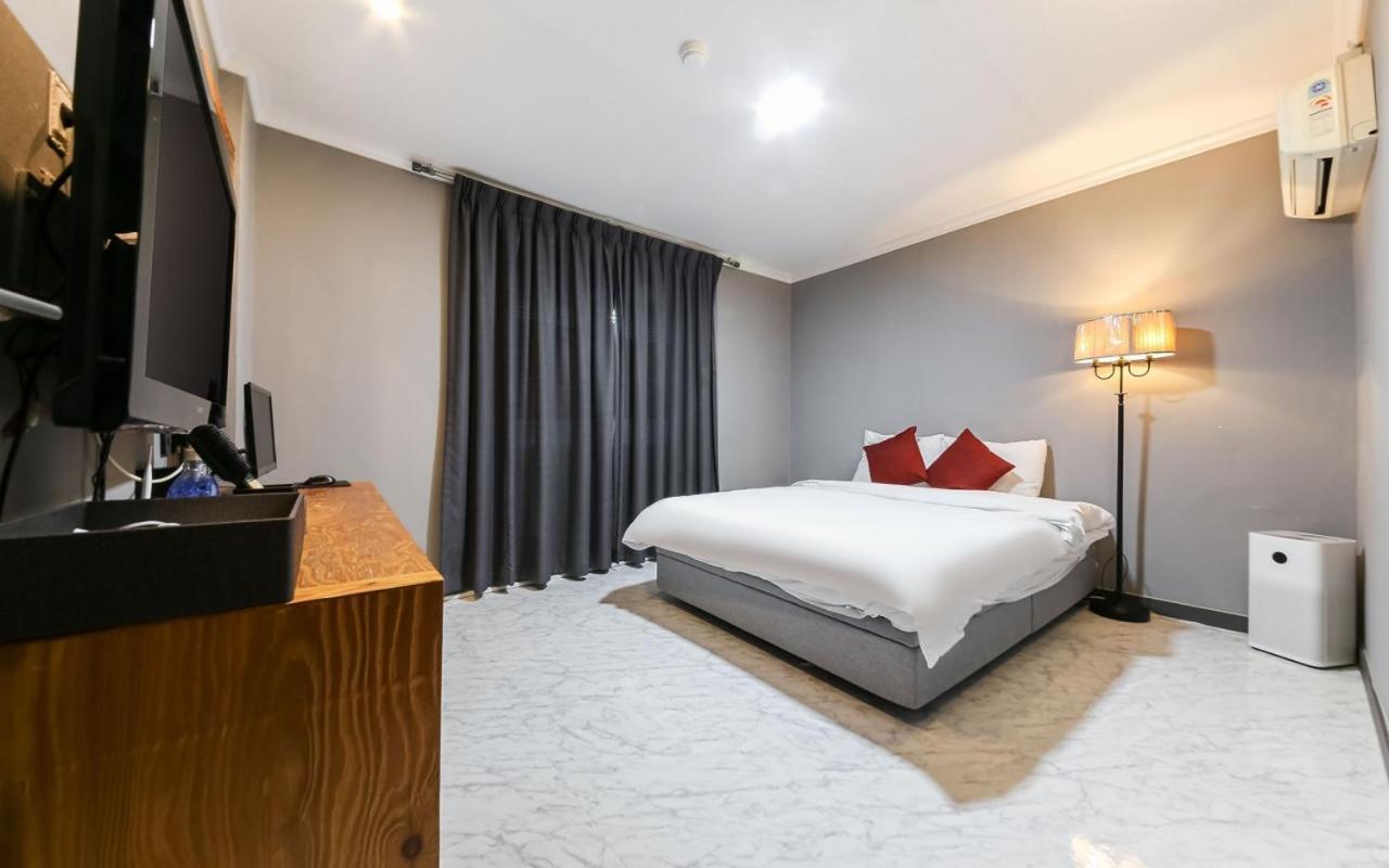 Gung Hotel Jeonju Ruang foto