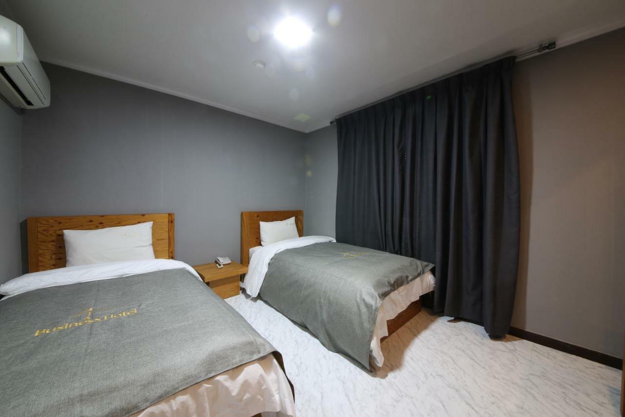 Gung Hotel Jeonju Bagian luar foto