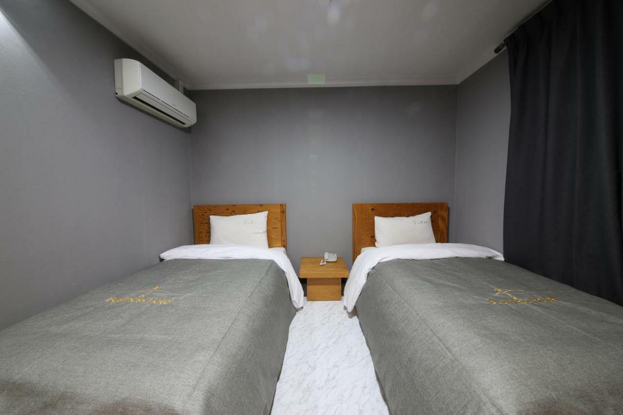 Gung Hotel Jeonju Bagian luar foto