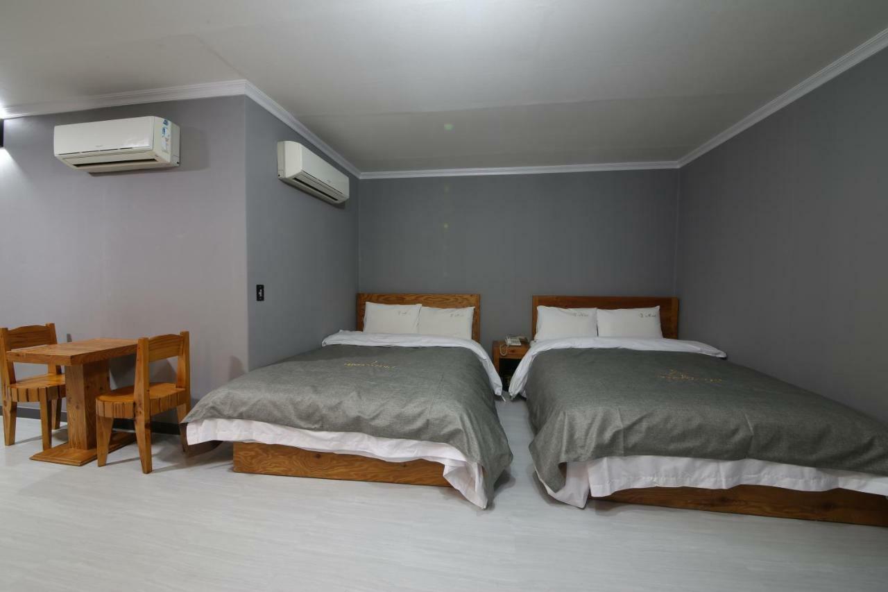 Gung Hotel Jeonju Bagian luar foto